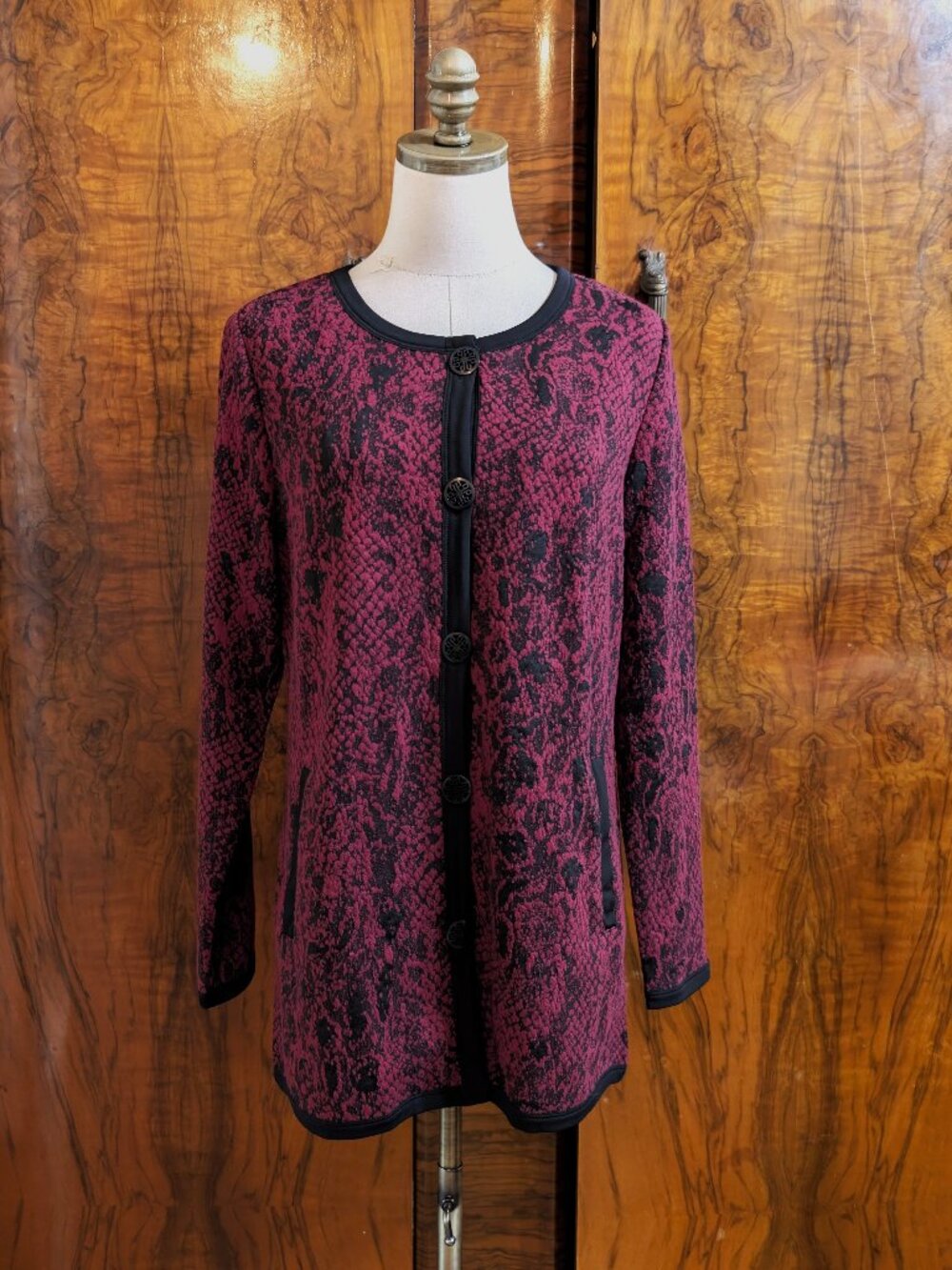 Dennis Basso Maroon Snake Print Knit Cardigan Size S Duster Goth Edgy